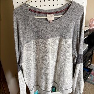Knox Rose Gray and White Crewneck Sweater